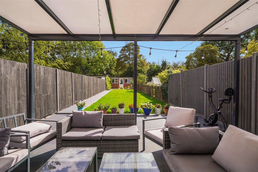 Property photo 2 of 15 20 Robin Hood Way - Zbe4Iudyqwm4Yqaefyhb.Jpg