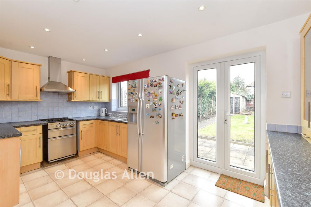 Property photo 1 of 15 Kitchen