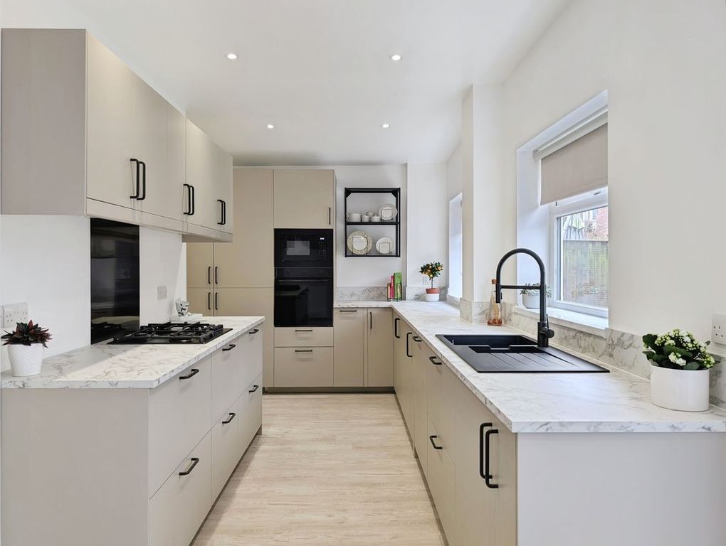 Property photo 3 of 15 Photo 13