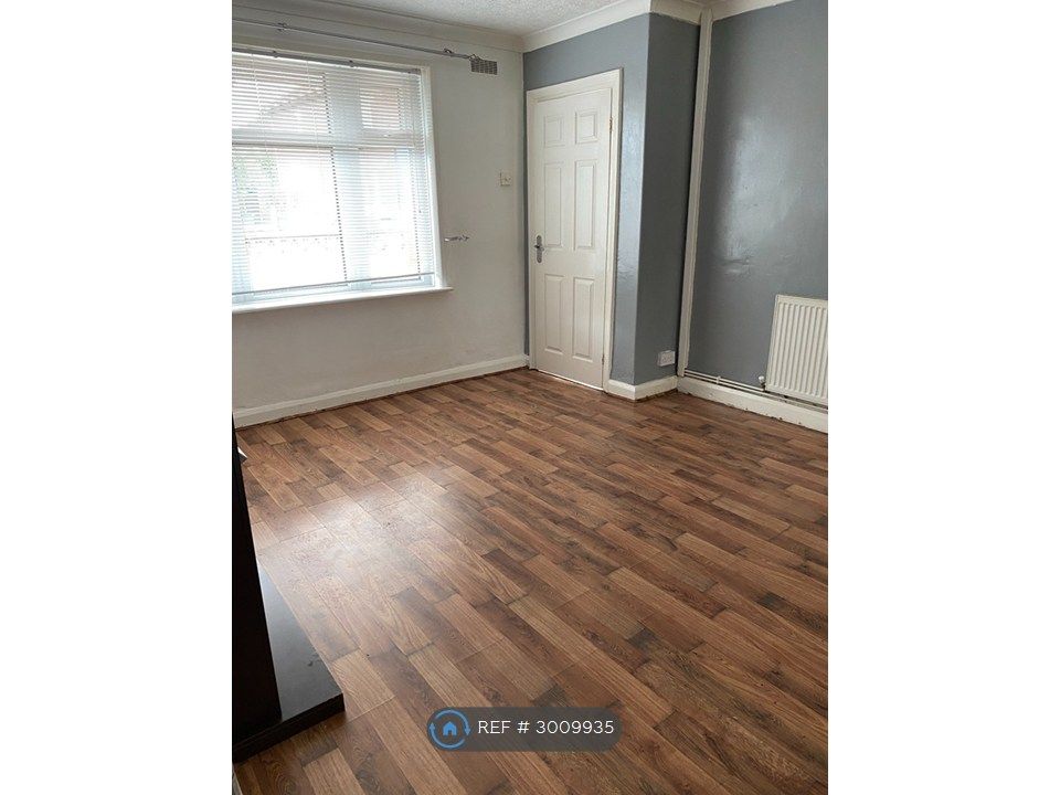 Property photo 2 of 16 Living Room 1