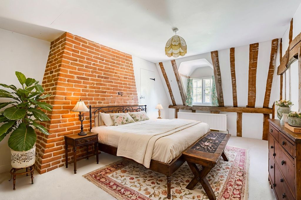 Property photo 3 of 27