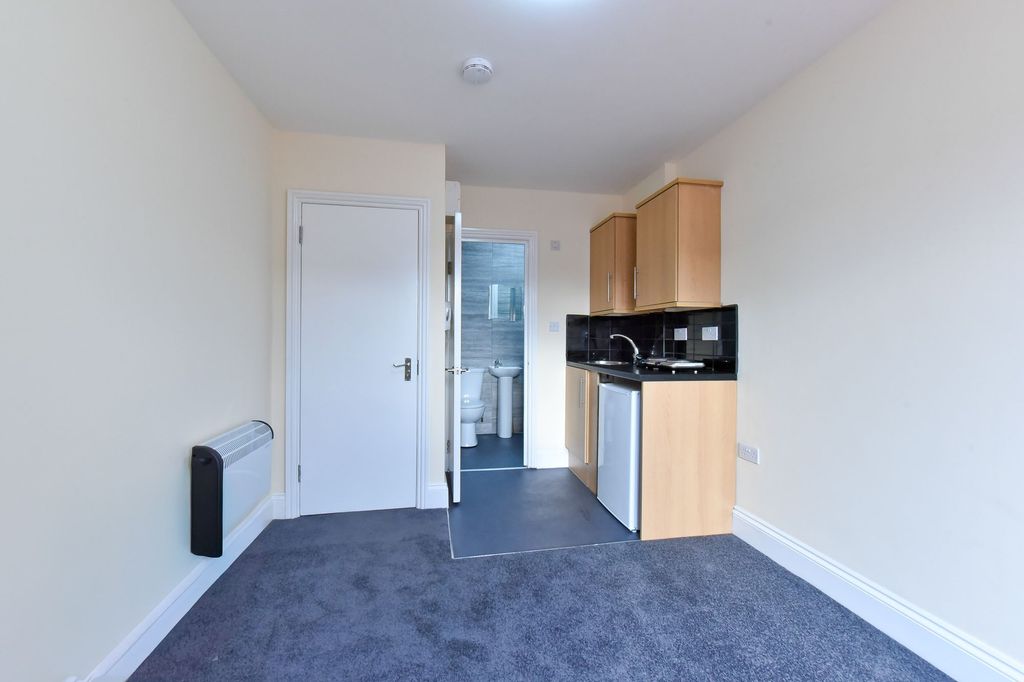 Property photo 2 of 3