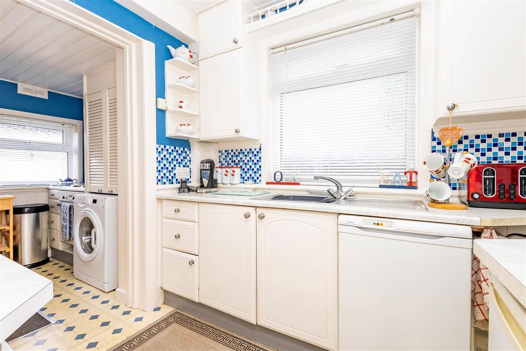 Property photo 2 of 20 Kitchen
