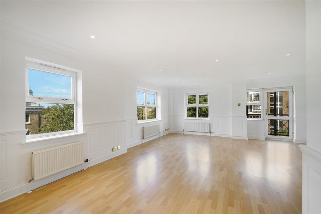 Property photo 3 of 20 Seymour Court