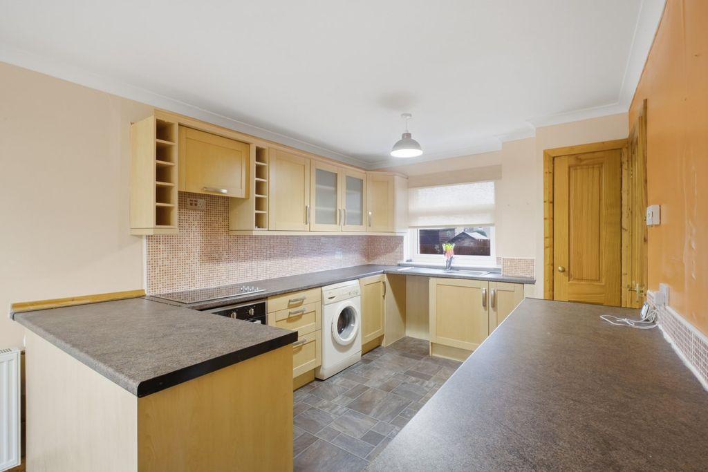 Property photo 3 of 23