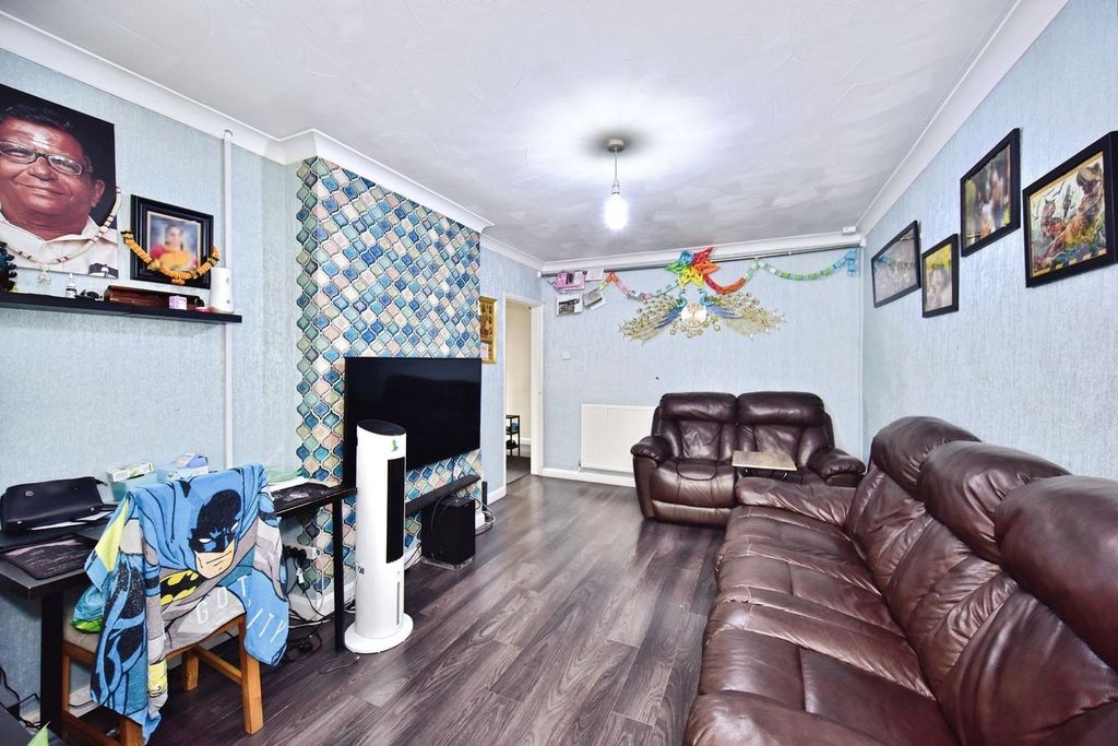 Property photo 2 of 18