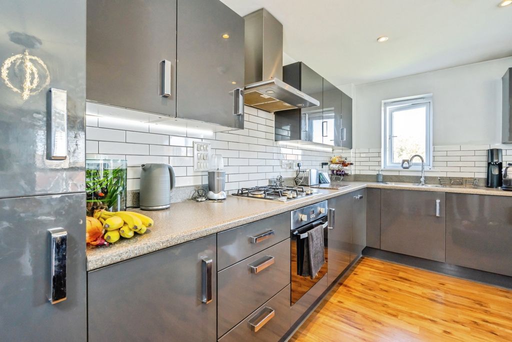Property photo 3 of 13 Pbox-Img.Jpg