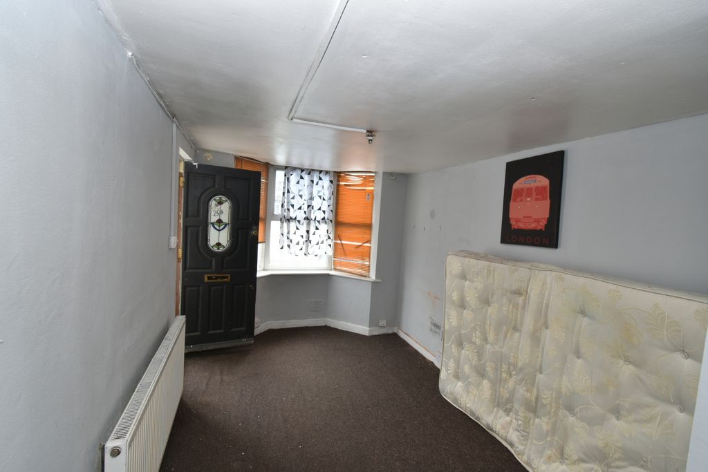 Property photo 2 of 7 Gallery