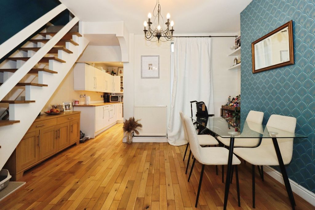 Property photo 3 of 14 Pbox-Img.Jpg