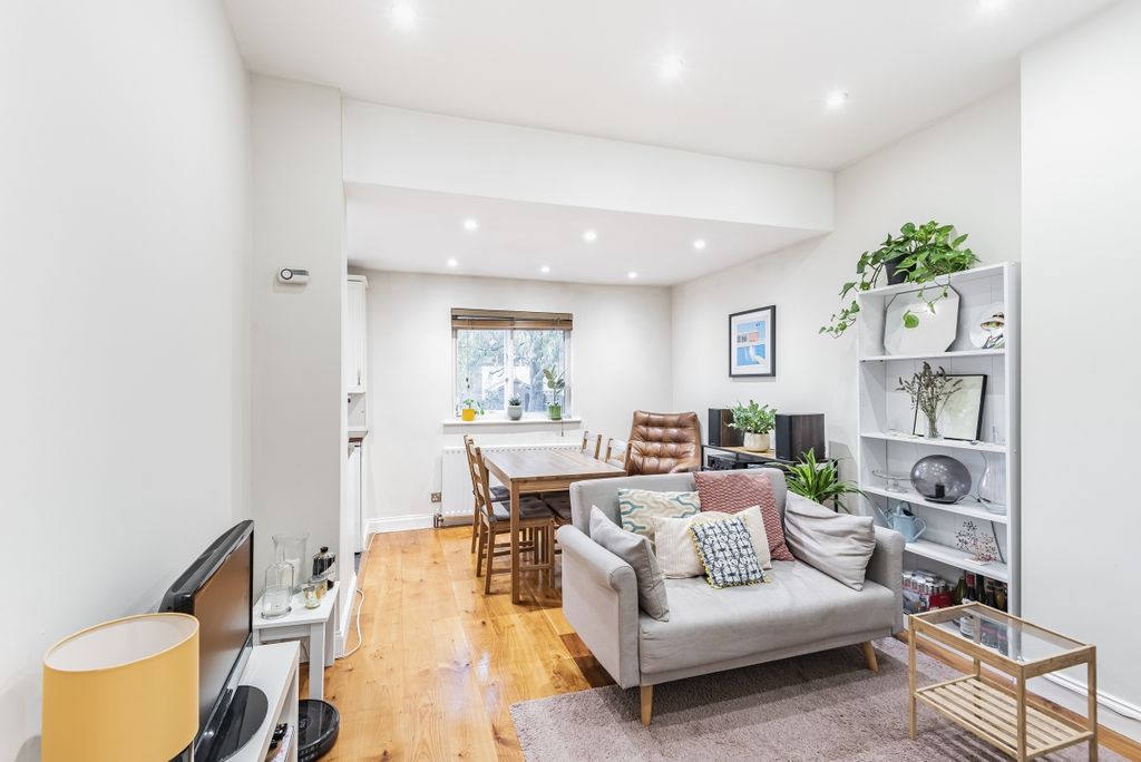 Property photo 1 of 9 2