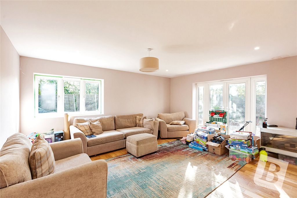 Property photo 3 of 49 Picture No. 46