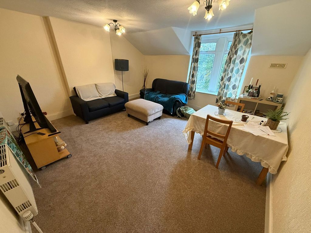 Property photo 2 of 11 Living Room