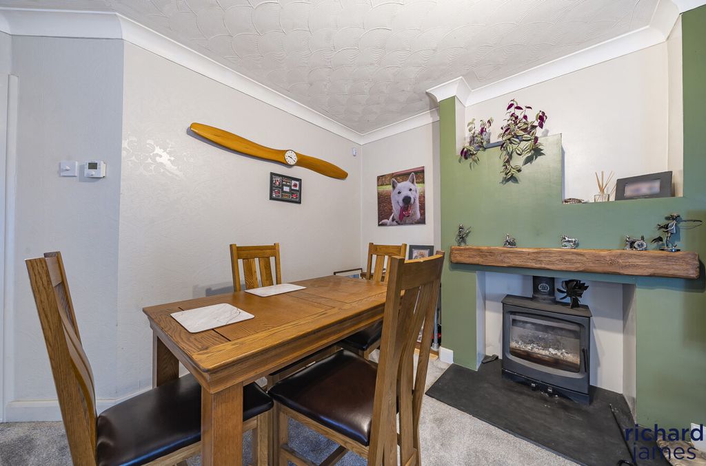 Property photo 2 of 20 9Fc84c35-Dd2A-49A...