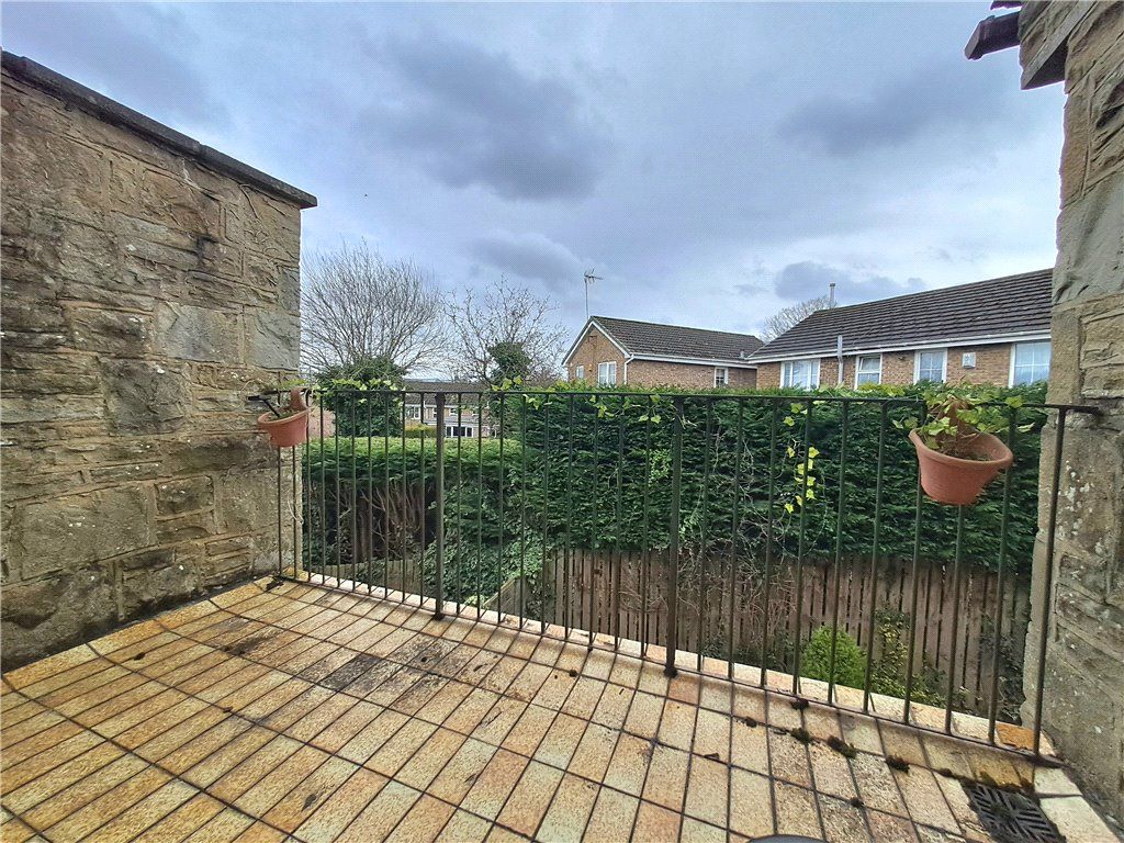 Property photo 3 of 17 Balcony