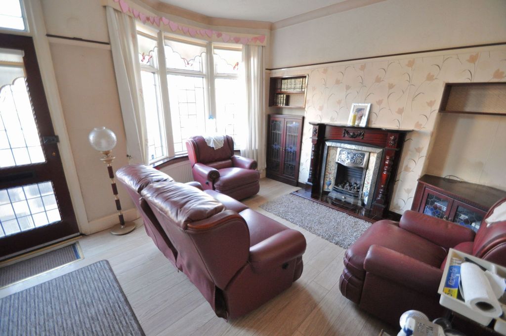 Property photo 2 of 29