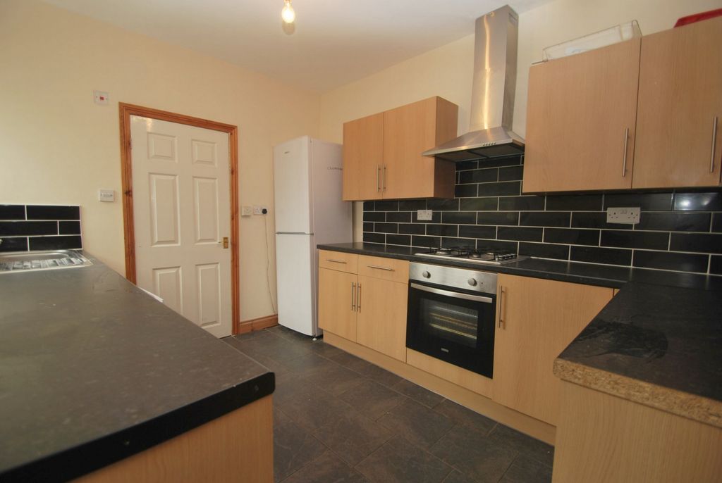 Property photo 3 of 12 Photo 2