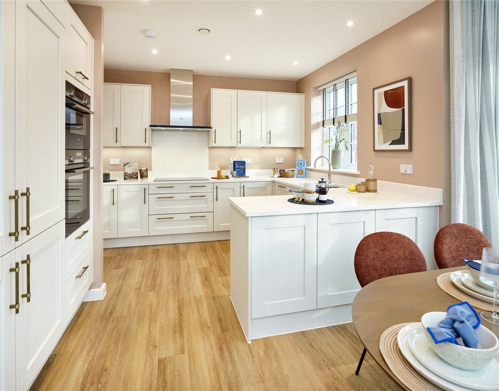 Property photo 2 of 17 Picture No. 35