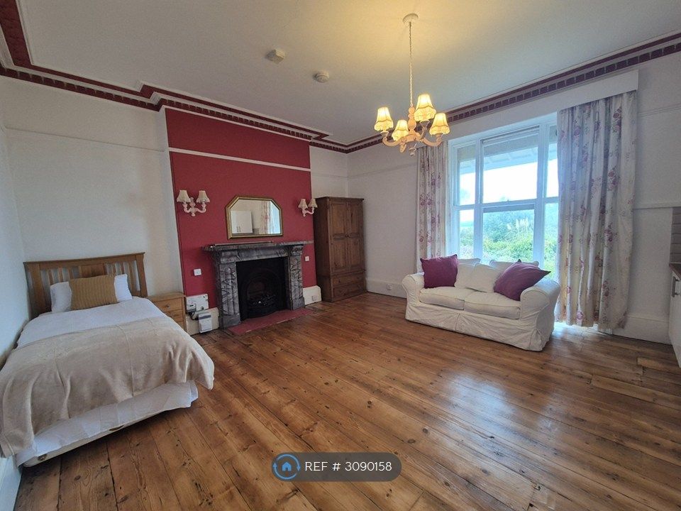 Property photo 1 of 2