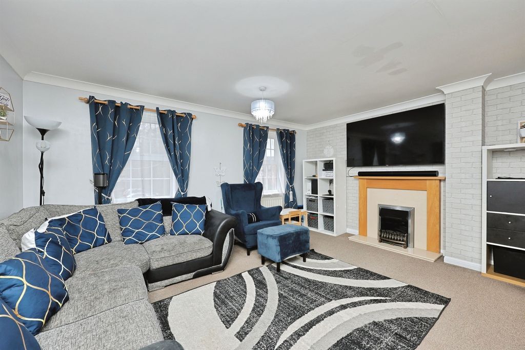 Property photo 3 of 19