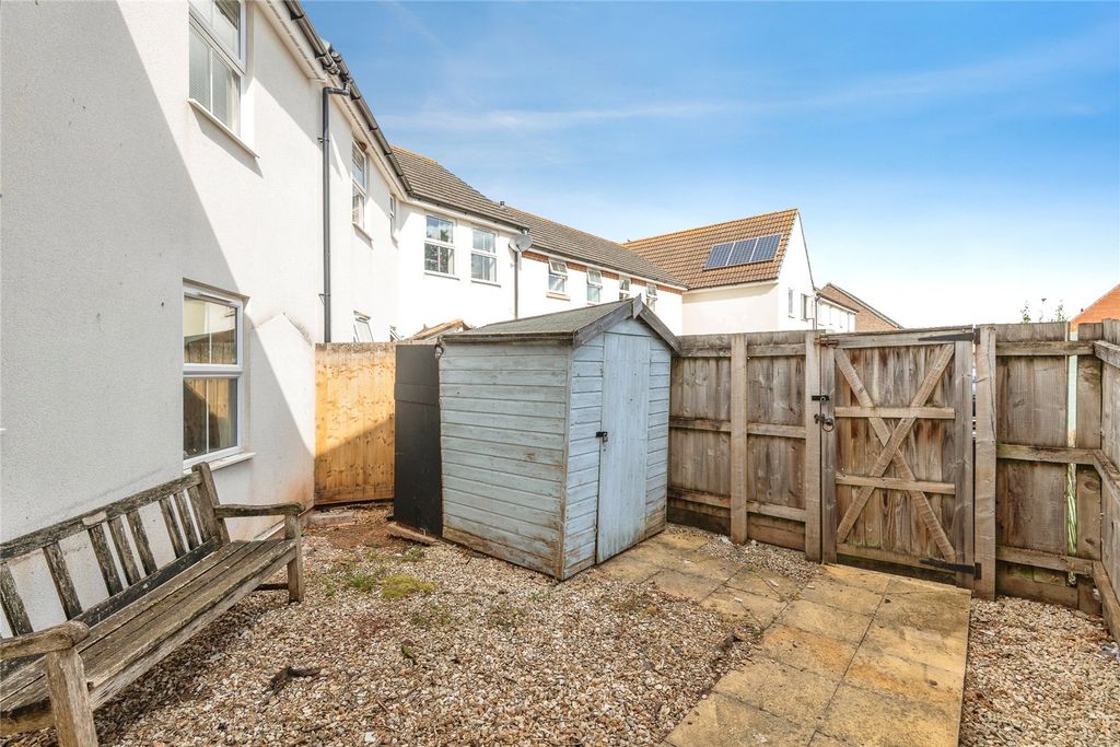 2 bed flat for saleCambridge Way, Cullompton, Devon EX15 photo 3
