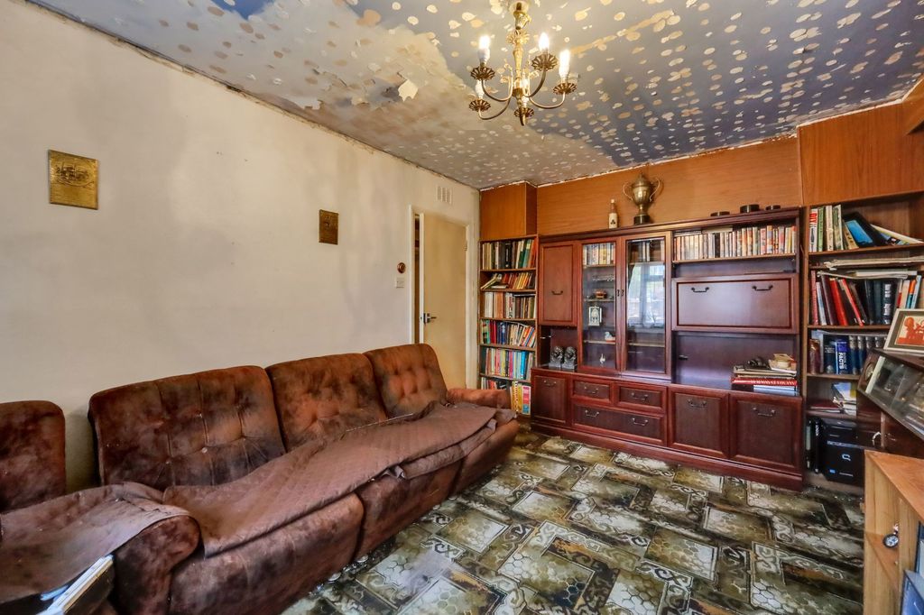 Property photo 3 of 8