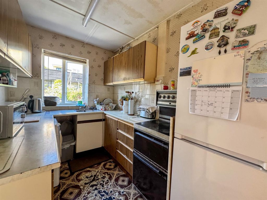 Property photo 3 of 14 Kitchen
