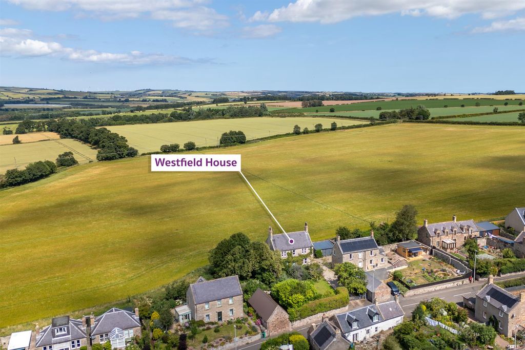 Property photo 2 of 36 Westfield House_Chirnside-01.Jpg