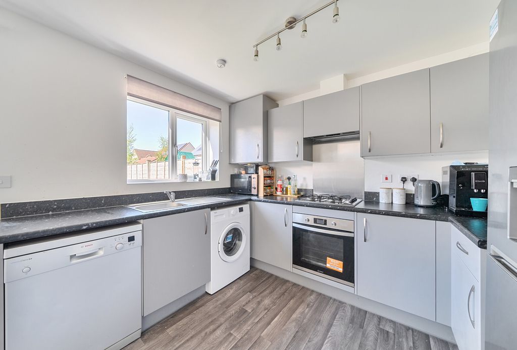 Property photo 2 of 13 1449105-9-69Ebbc9...