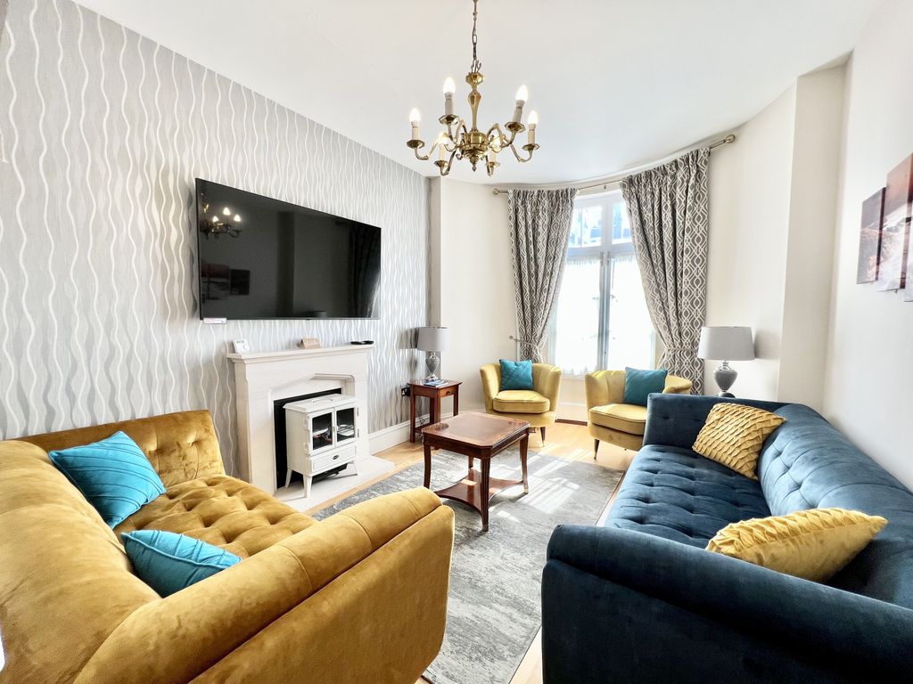 Property photo 2 of 13 Picture 2