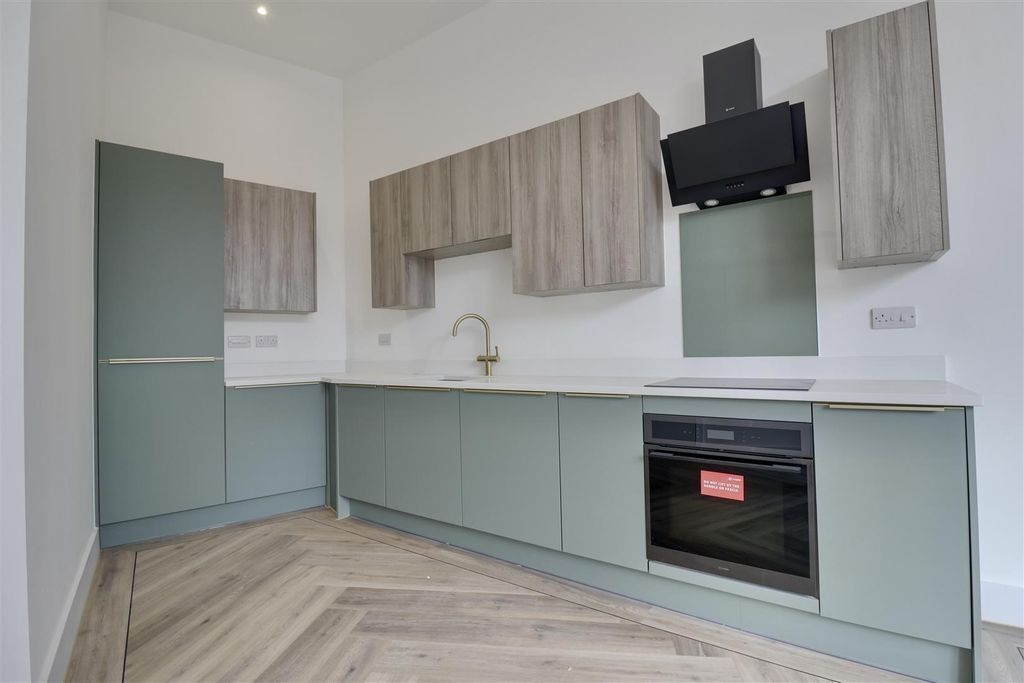 Property photo 3 of 16 573Dd904-2988-4Bb2-83Ca-72A65C9D6A7A_1_201_A.Jpeg