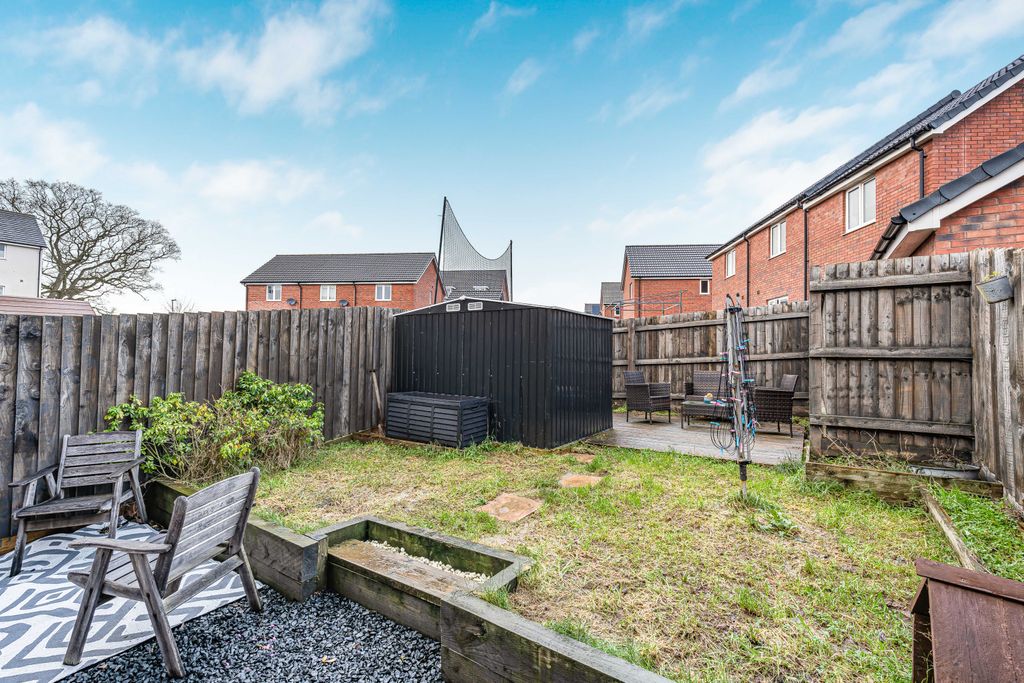 Property photo 2 of 21