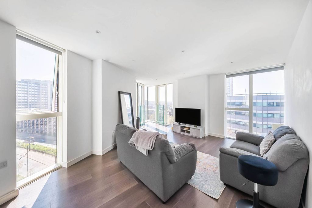 Property photo 3 of 13