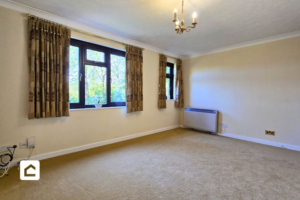 Property photo 3 of 10 3