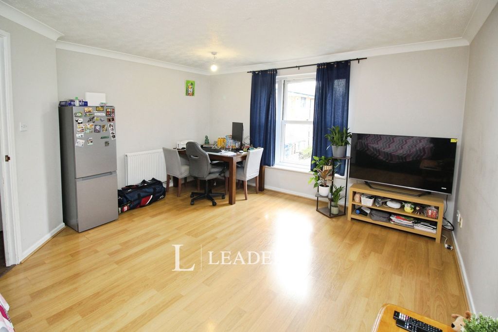 Property photo 2 of 10 Pbox-Img.Jpg