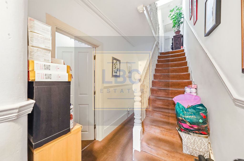 Property photo 3 of 34