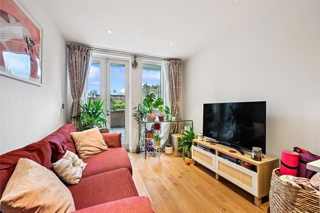 Property photo 1 of 12 Reception Room