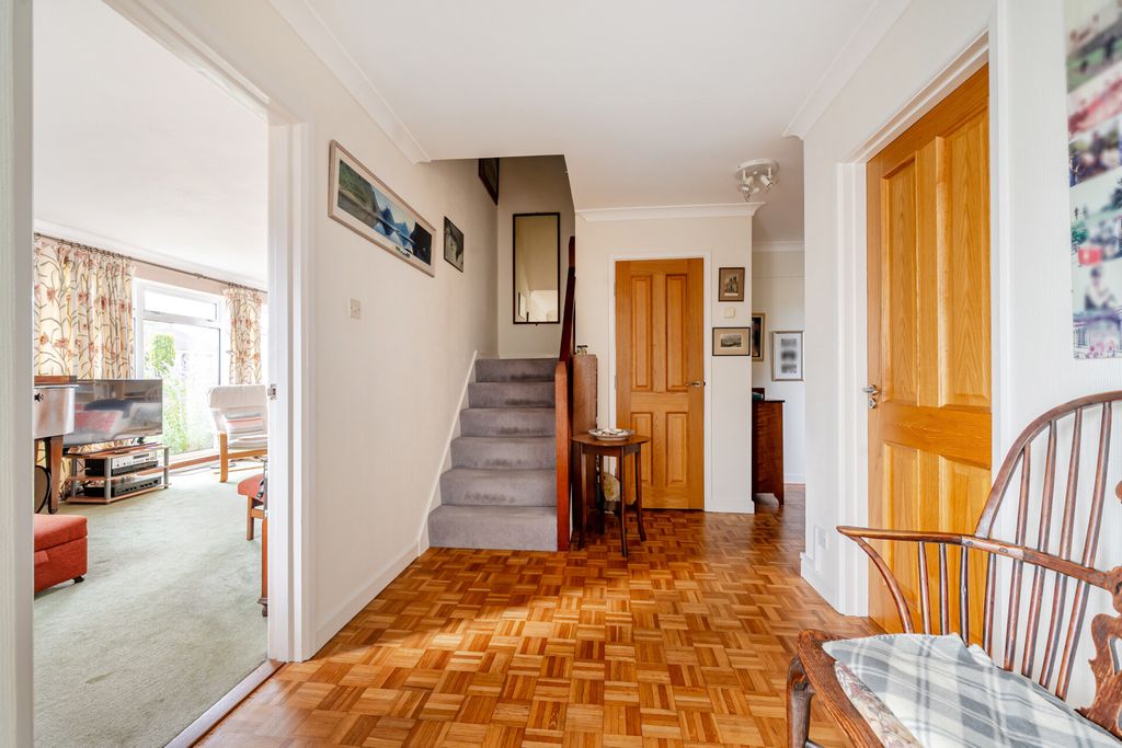 Property photo 2 of 24 1517021-22-6Aa1A9...