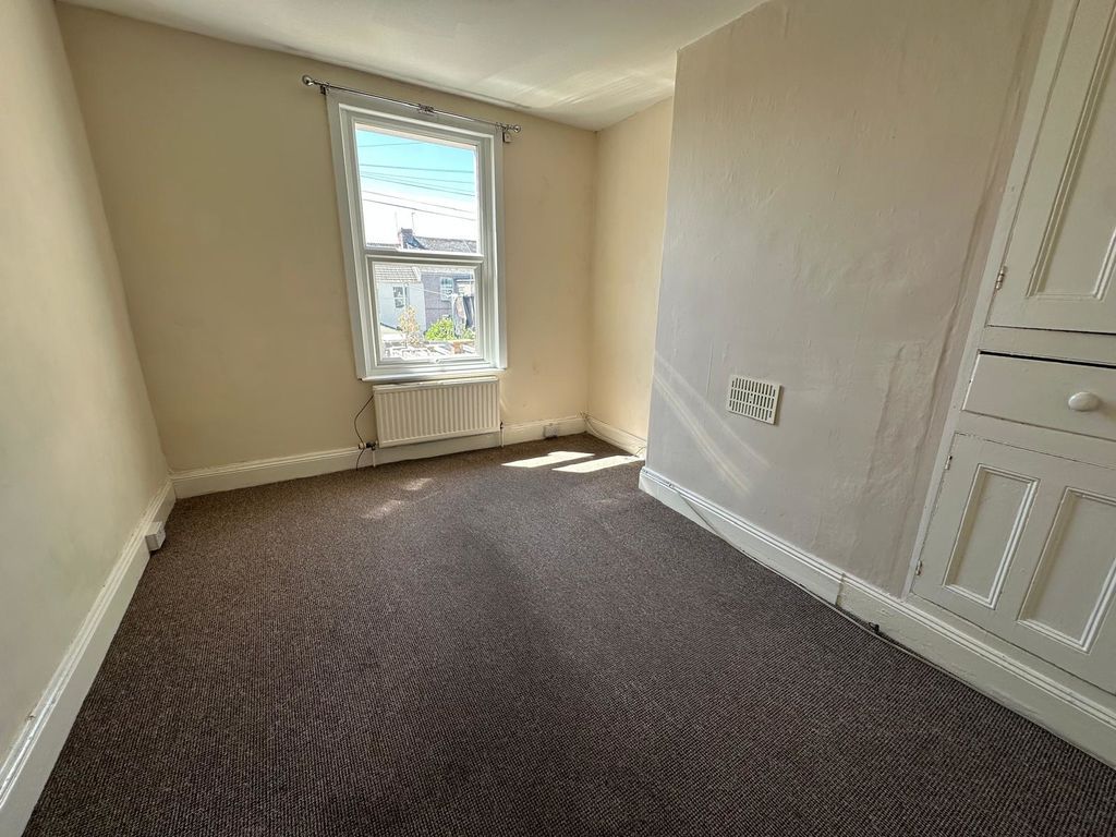 Property photo 3 of 7 Photo 7