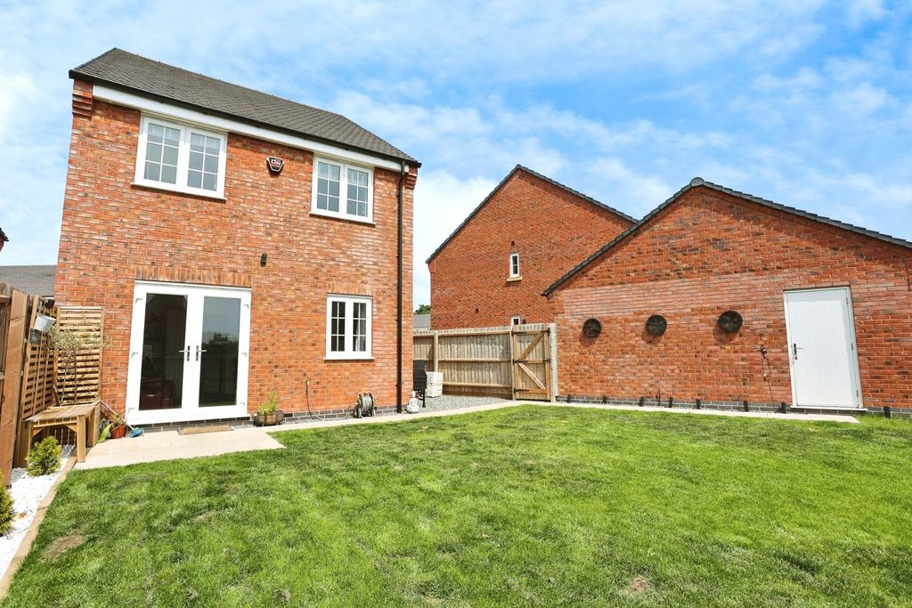 Property photo 2 of 17 Picture No. 10