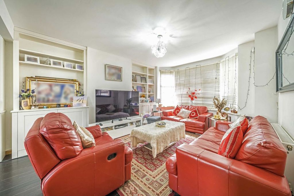 Property photo 3 of 8