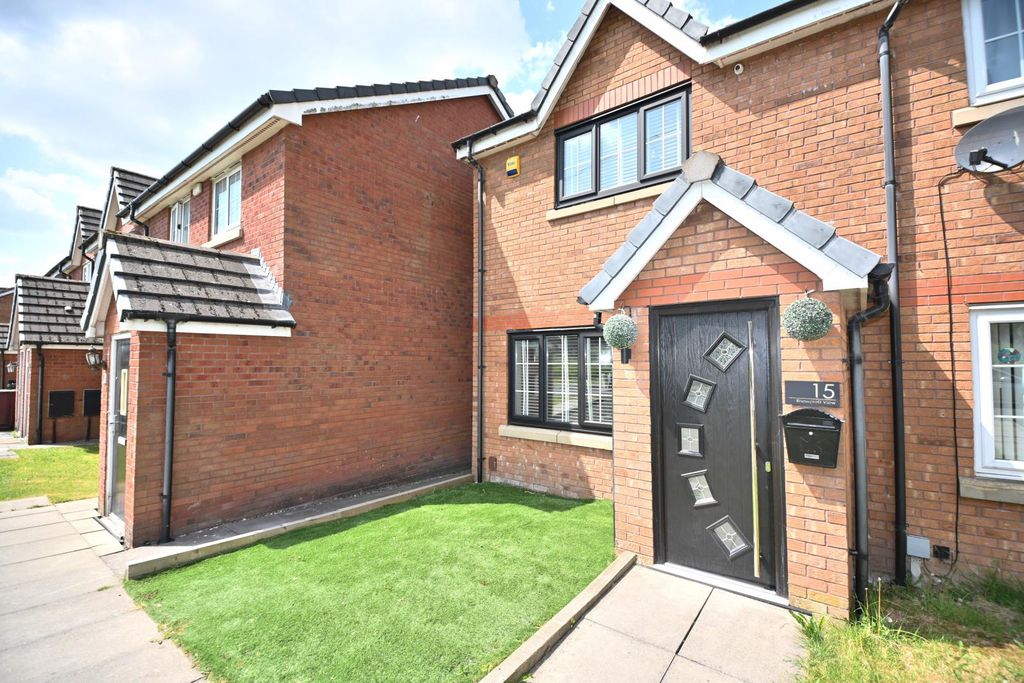 Property photo 1 of 18 Shawcroft View, Bolton, Bl1 8Uu