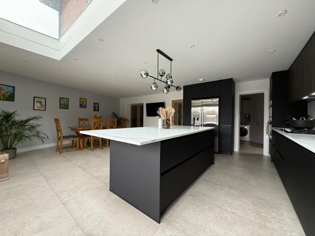 Property photo 3 of 36 Kitchen
