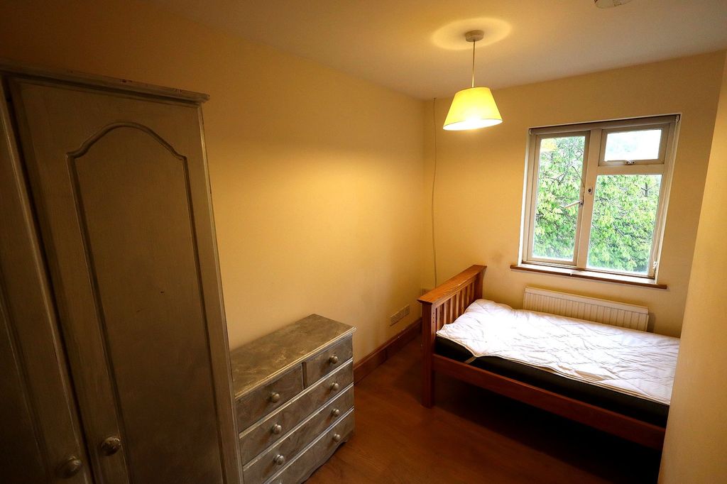 Property photo 1 of 3