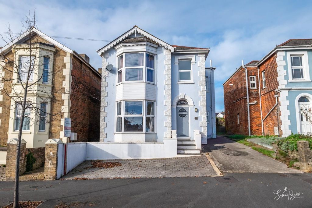 Property photo 1 of 25 Welcome To 58 Swanmore Road