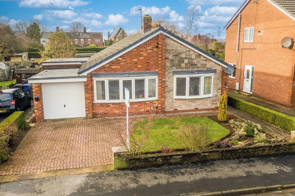 Property photo 1 of 28