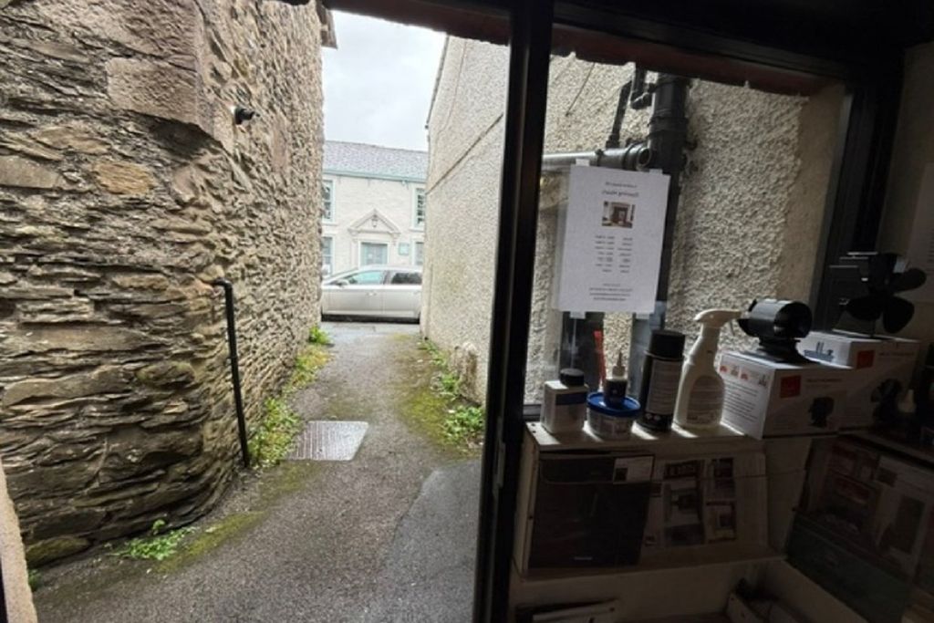 Property photo 2 of 7