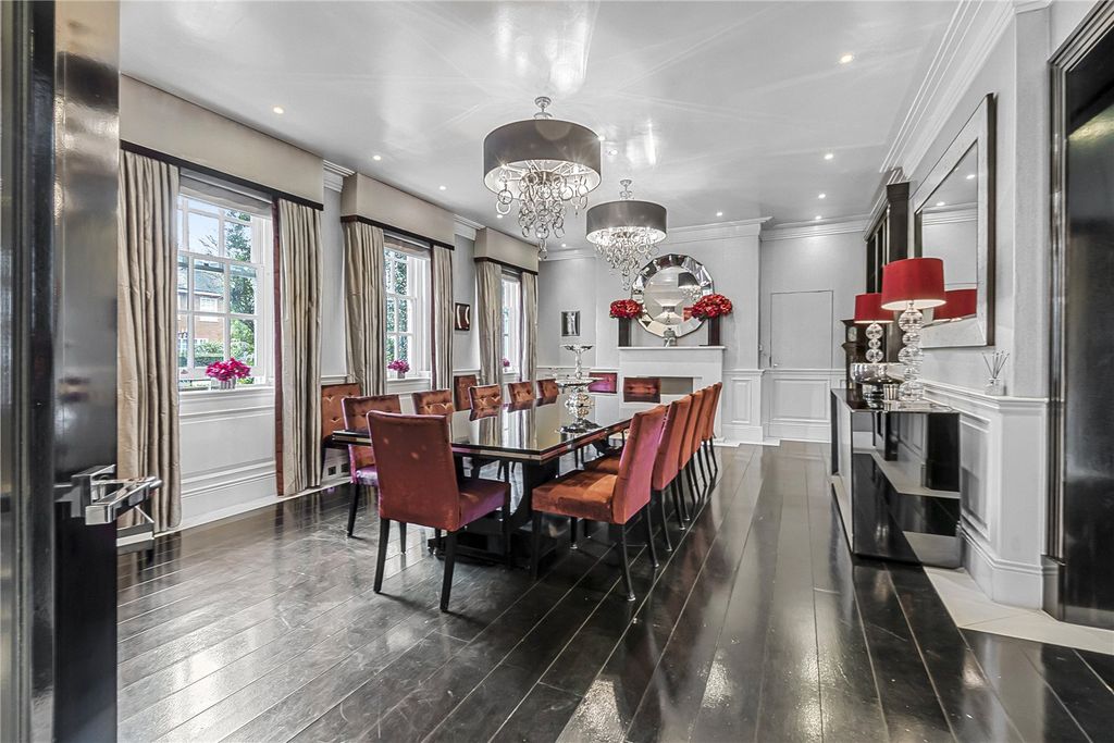Property photo 3 of 33 Dining Area One