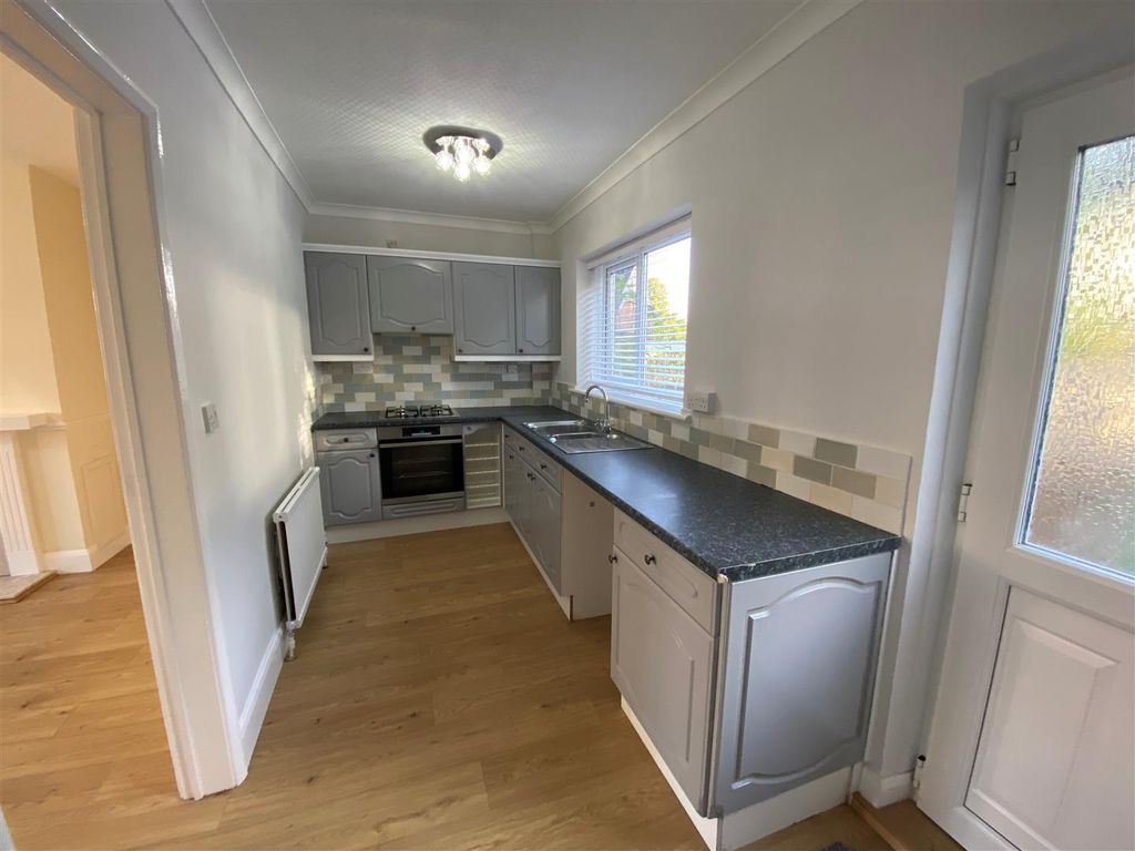 Property photo 3 of 10 Breakfasting Kitchen