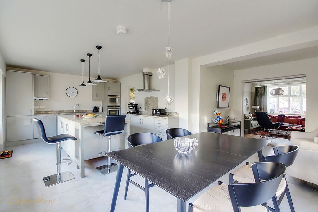 Property photo 3 of 19 Kitchen/Diner