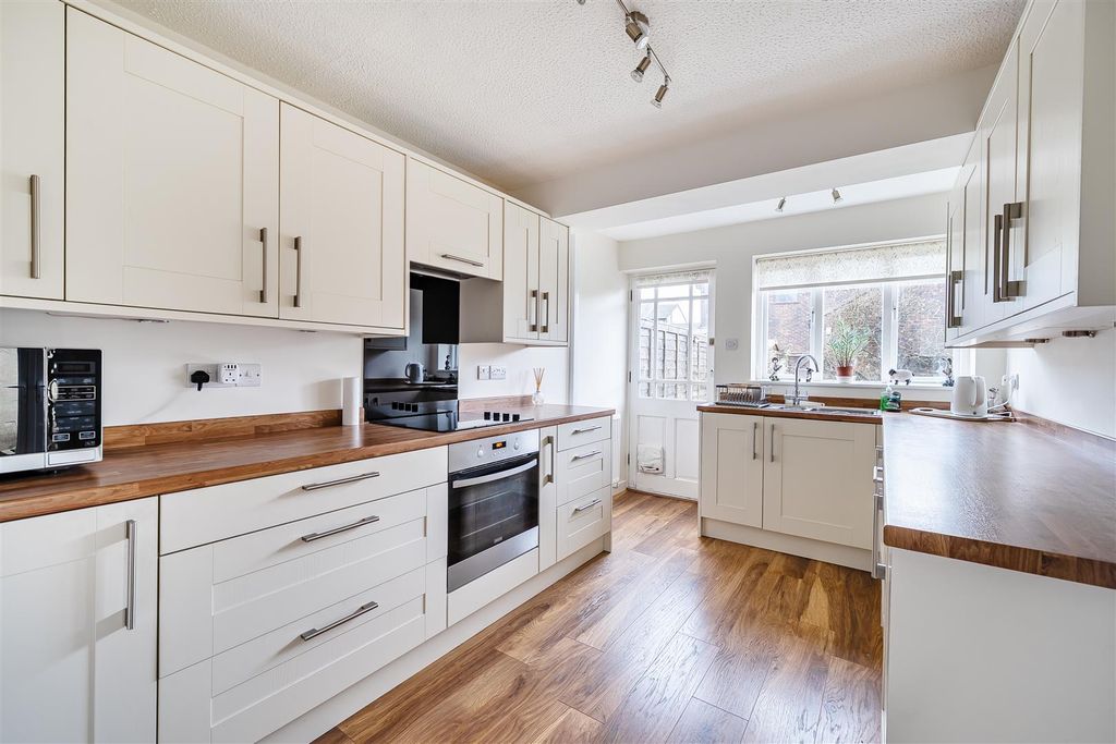 Property photo 2 of 15 Kitchen